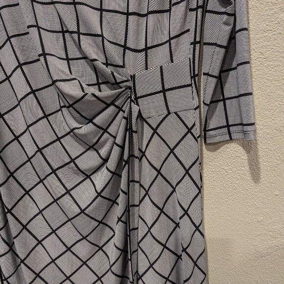 Ann Taylor * Faux Wrap Dress * Size Medium - Picture 5 of 7
